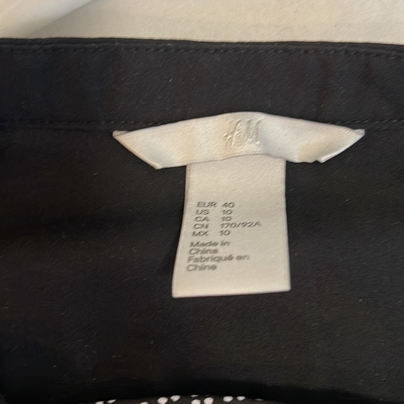 H&M Pattern Blouse - Picture 2 of 3